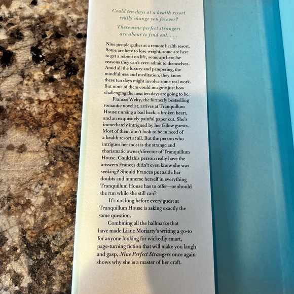 Book by Liane Moriarty Nine Perfect Strangers - Picture 3 of 3